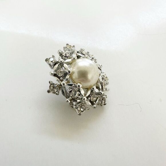 Vintage 60s Sarah Coventry Ultima Snowflake Pearl Crystal Pin - Picture 2 of 7